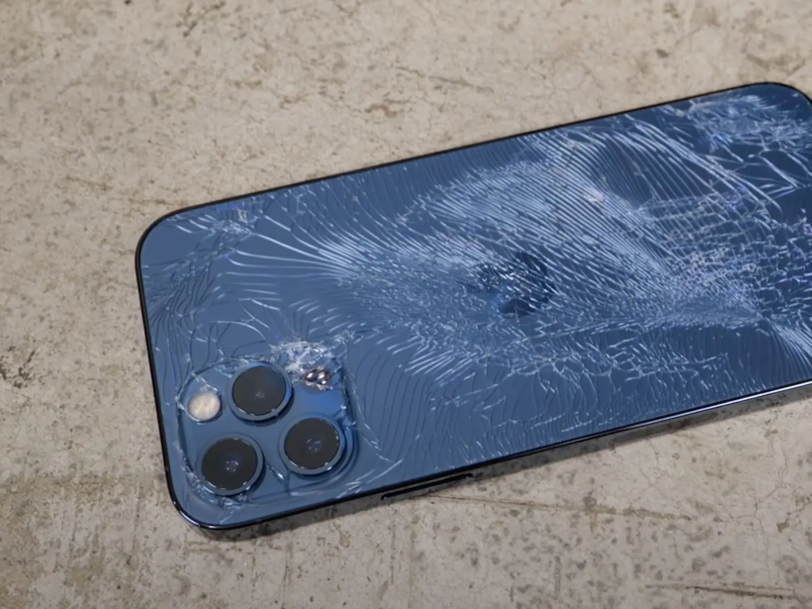 broken-iphone-14-Pro-Max-rear-glass-repair-service-bangalore