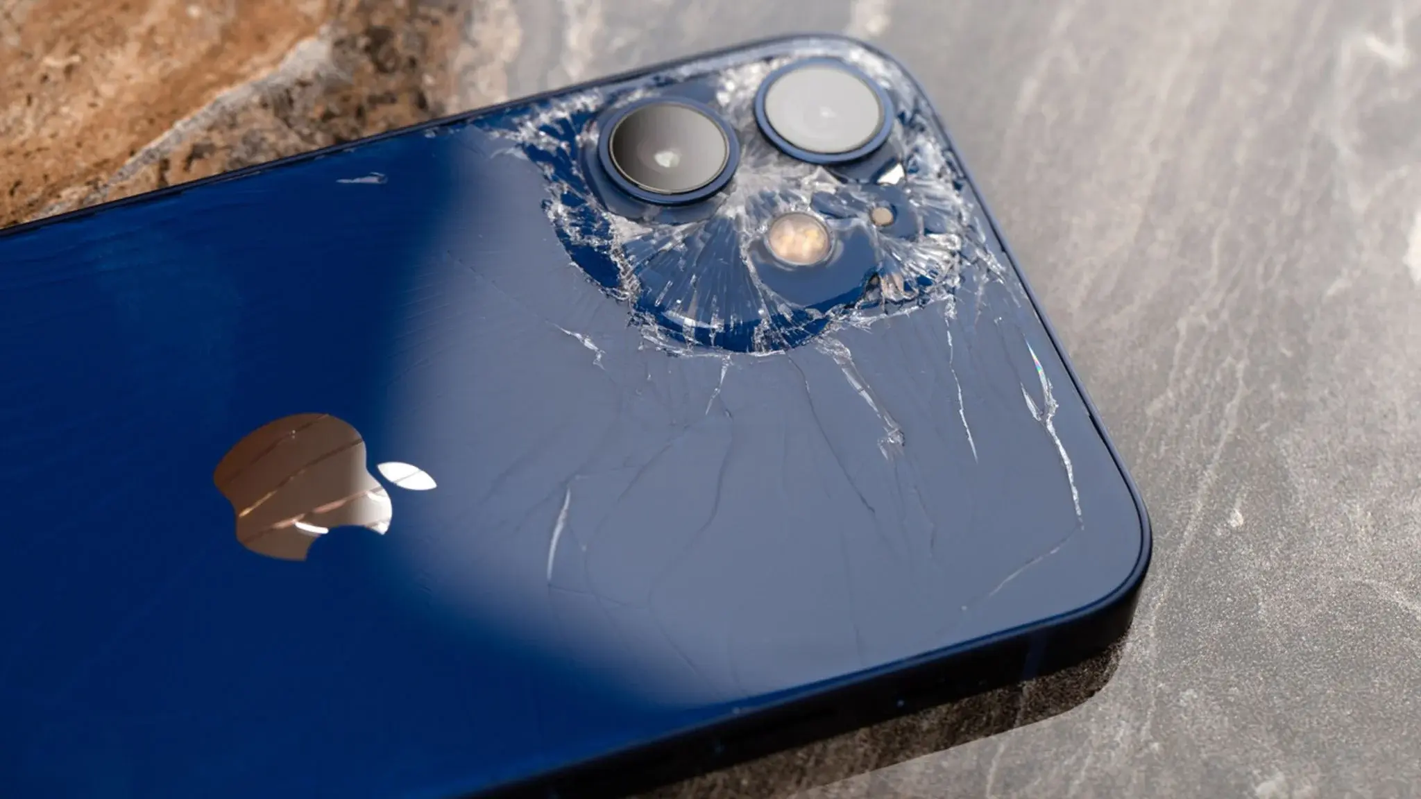 broken-iphone14-Pro-Max-rear-glass