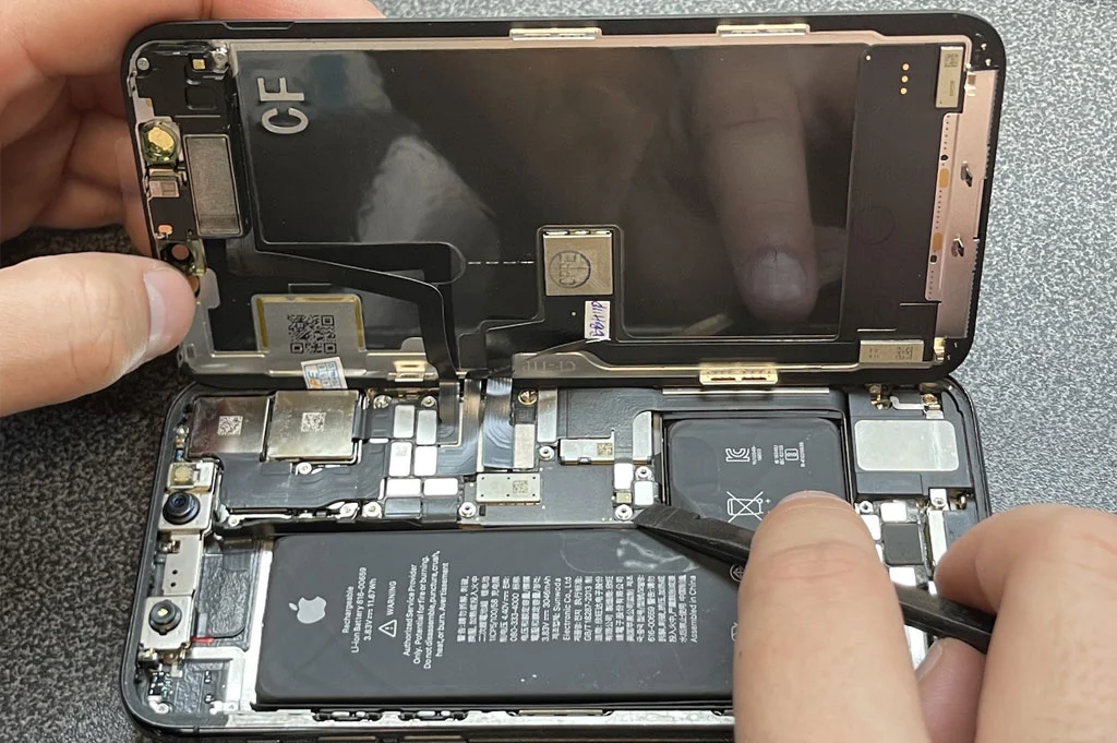 iphone-chip-level-repair-service-by-expert-technician