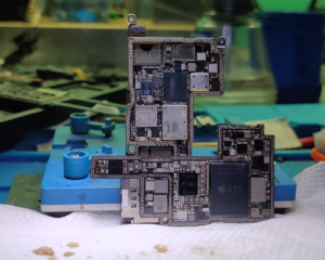 iphone15-chip-level-motherboard-repair-service-available