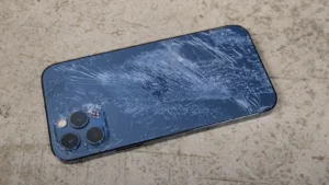 fix-broken-screen-of-iphone-home-service