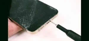 technician-repair-damaged-iphone-smartphone